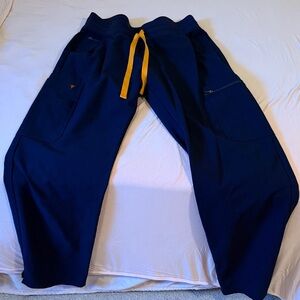 Poppy scrubs bodie pants